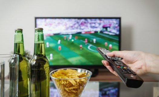 Fútbol en la televisión de los establecimientos de hostelería