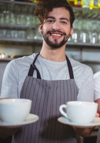 Servicios exclusivos incluidos para asociados de la Asociación de Hostelería de Bizkaia: asesoría, formación, seguros y acuerdos preferenciales.